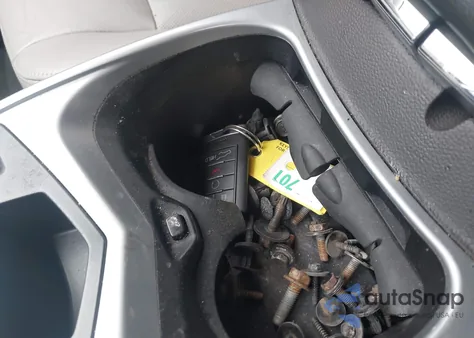 2013 Cadillac Srx Luxury Collection z USA, uszkodzony, nr VIN 3GYFNGE33DS633768